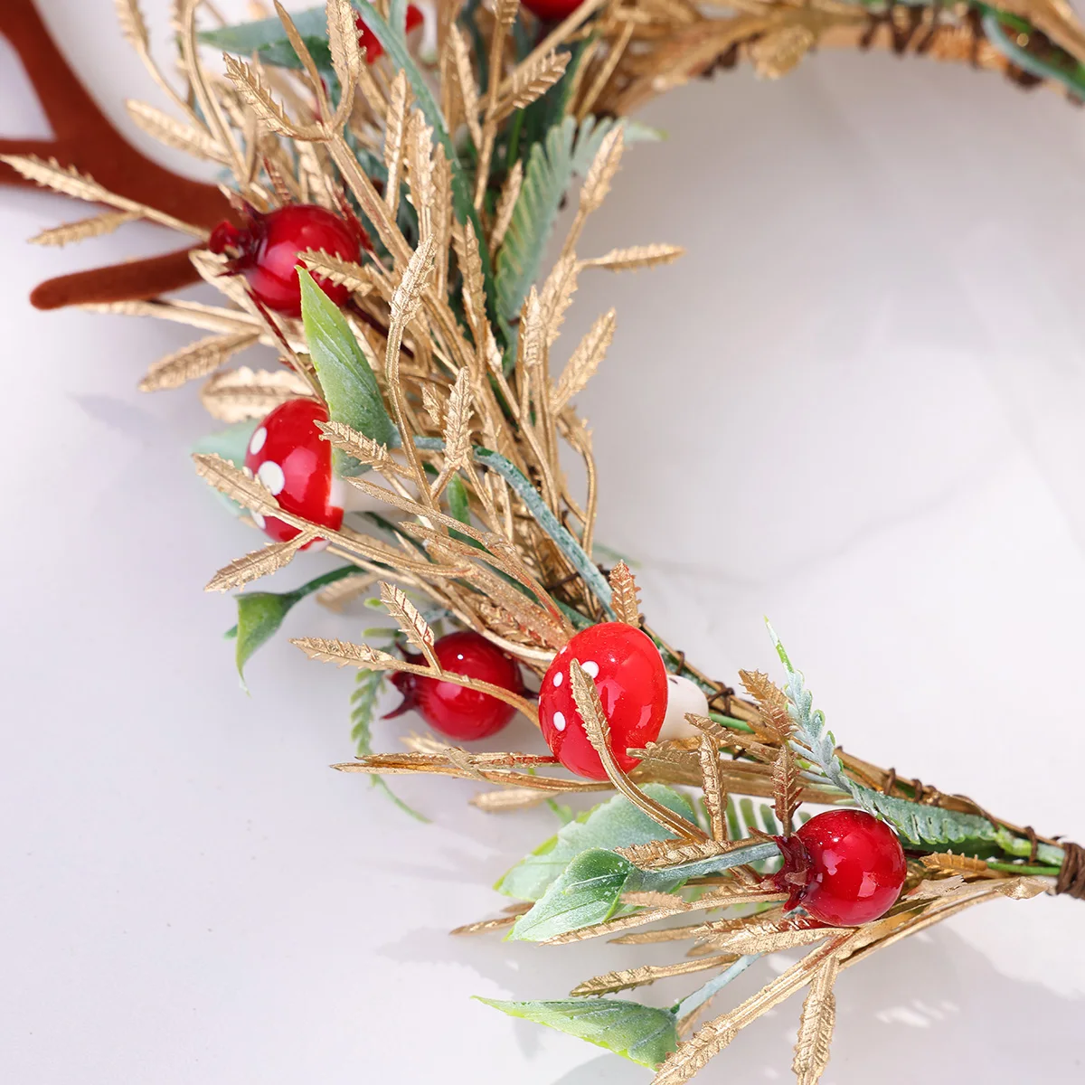 عصابة رأس على شكل فطر قرن الوعل على شكل غزال واقعي مصنوعة يدويًا لعيد الهالوين وعيد الميلاد والحفلات والولائم، مناسبة للأزياء النسائية