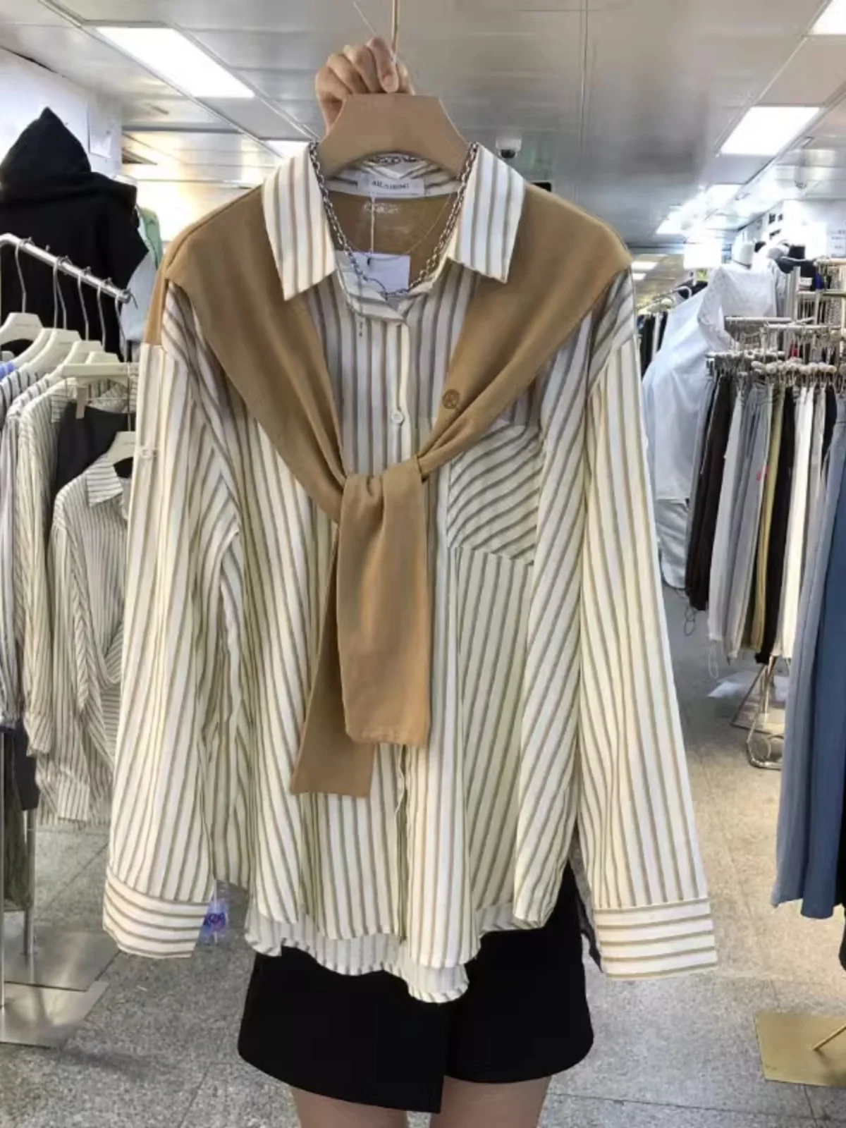 

Spring 2026 Women's Striped Long Sleeve Shirt Loose Korean Style Commute Fashion Shoulder Wrap College Style Ageless Trendy Top