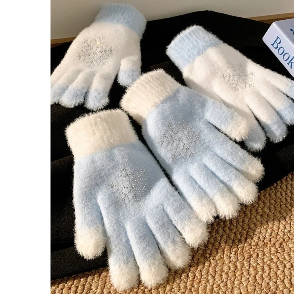 Full Finger Snowflake Knitted Gloves Polyester Windproof Faux Mink Gloves Rhinestone One Size Thick Warm Winter Gloves