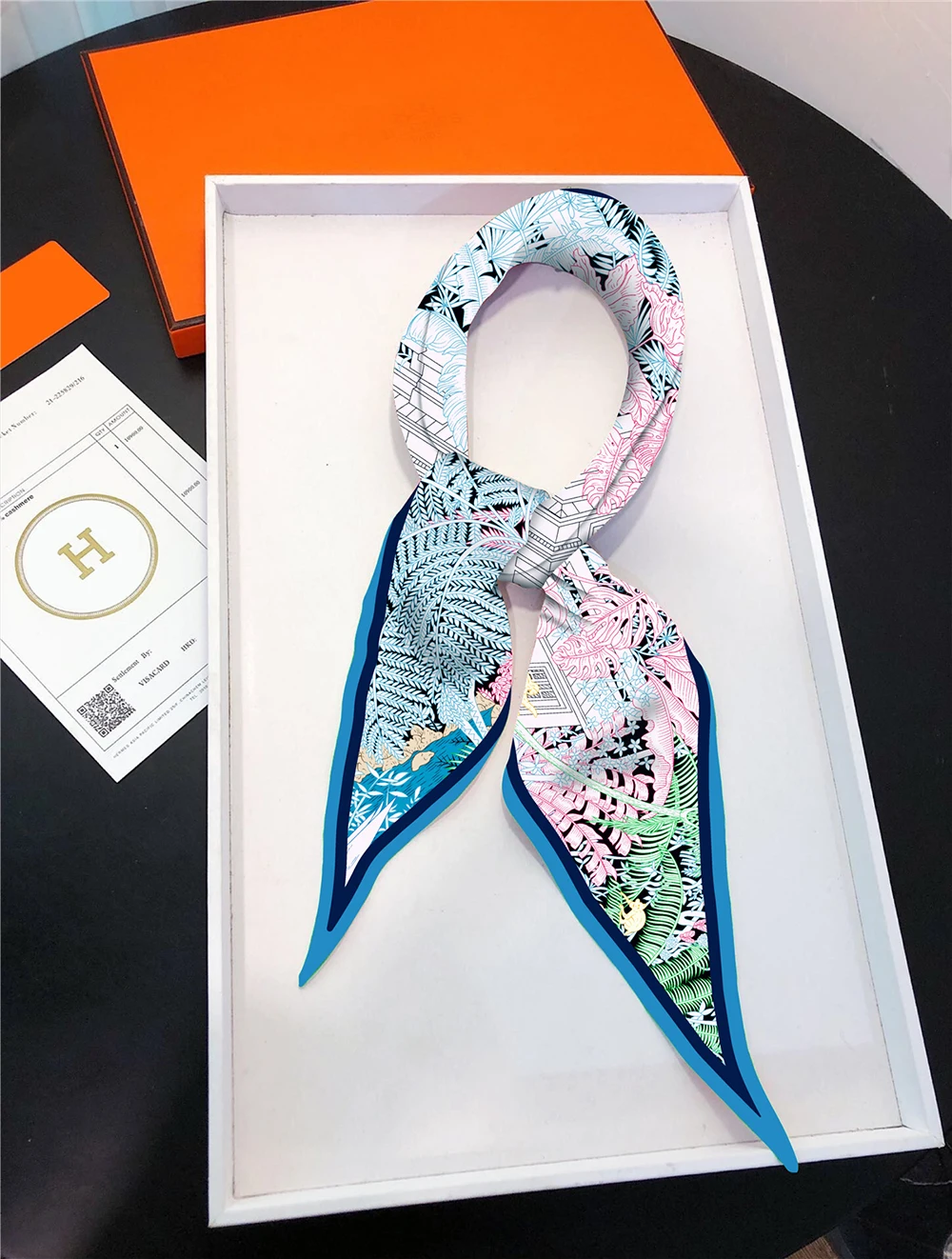 French Autumn New Popular Diamond Scarf Plant Garden Women\'s Twill Decoration Professional Small Scarf Silk Scarf Head Scarf