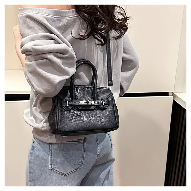 

Women's Crossbody Bag - Small Shoulder Handheld Purse, Stylish Multiway Bag for Daily Use, Lightweight Tote with Pockets