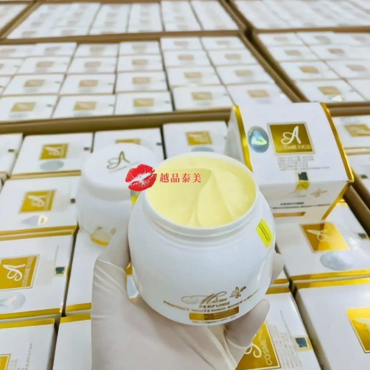 Vietnamese Glow Body Cream Even Tone Smoothing Moisturizer for Women