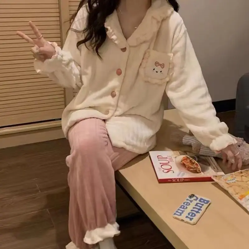 Pigiama Cinnamoroll stile Ins per ragazze autunno inverno velluto corallo più ispessimento caldo e dolce può essere indossato fuori dai vestiti per la casa
