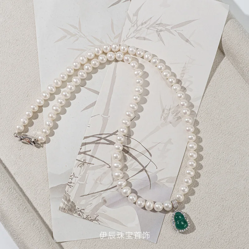 

Freshwater Pearl Necklace Female S925 Silver Chalcedony Gourd Pendant Accessories
