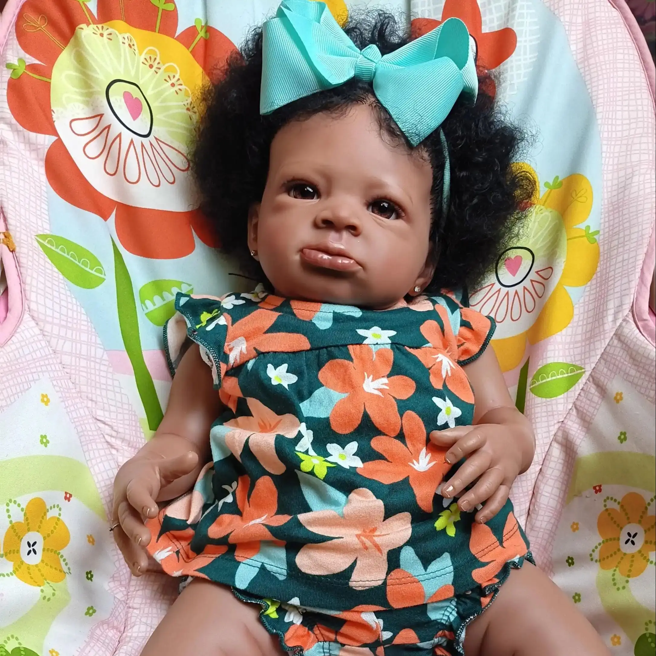 Risbecko Muñeca Reborn Negra Realista de 20 Pulgadas - Muñeca Corporal de Tela Suave Afroamericana - Regalo de Cumpleaños/Regalo de Navidad