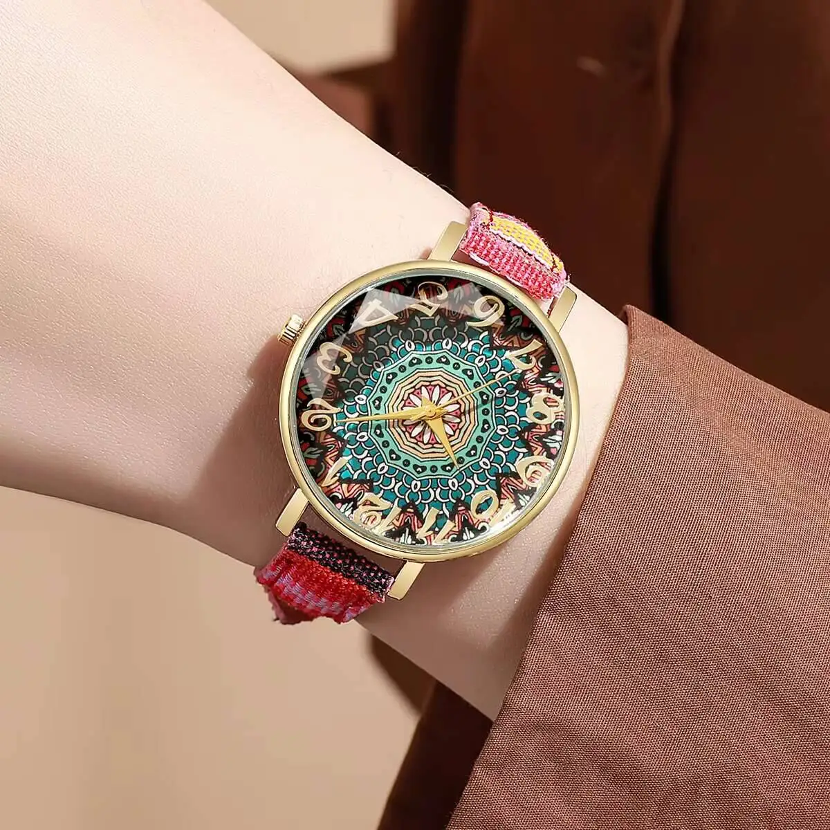 ساعة كوارتز نسائية عصرية بحزام جلدي عتيق ساعات للسيدات ساعة Reloj Mujer (بدون صندوق)