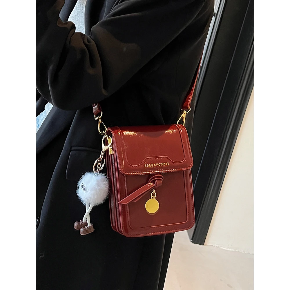 

Burgundy PU Leather Square Crossbody Bag 2025 Women's Fashion New Texture Glossy Shoulder Packs Versatile Phone Lipstick Bags