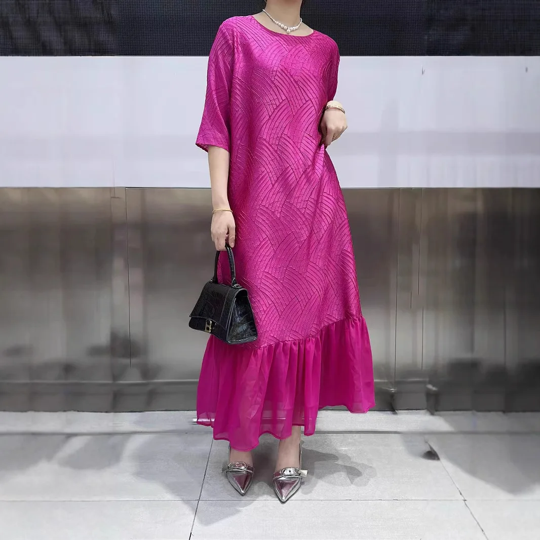 

Miyake Style Pleated Embroidered Dress for Women 2025 New Lace Spliced ​​round Neck Short Sleeve Loose Women's Pleated Skirt