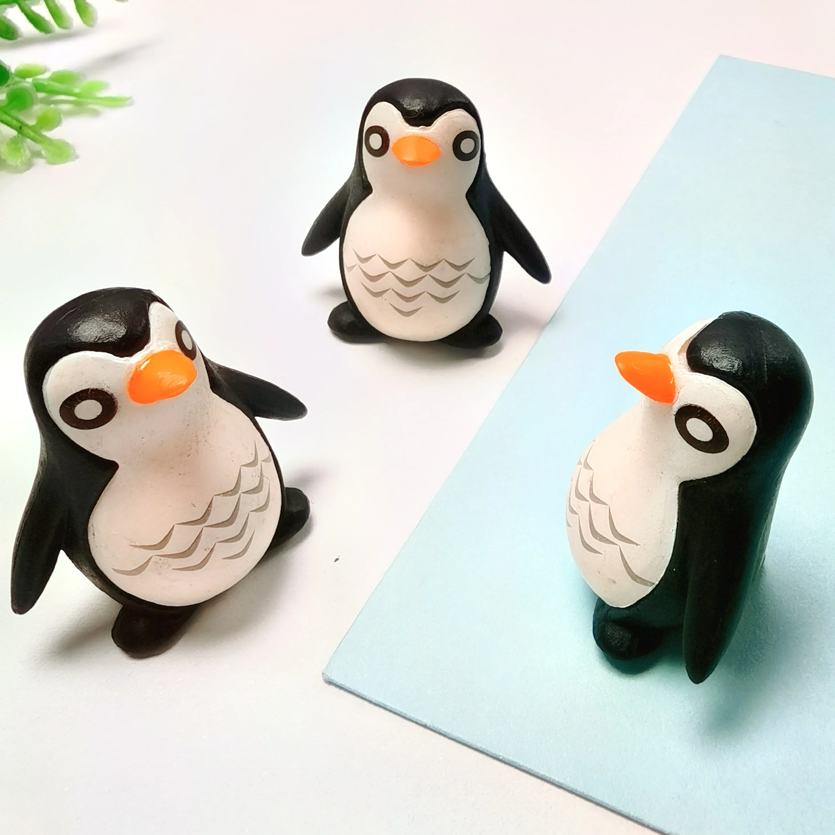 Adorable Miniatura de Pingüino - Bonsai Garden House reseña y precio