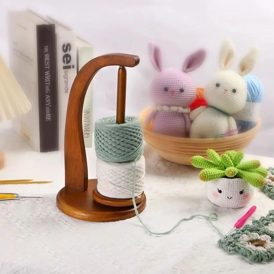 

Hand-woven crochet Wooden spool holder Rotary yarn winder Portable rotary spinning machine Eco-friendly classic