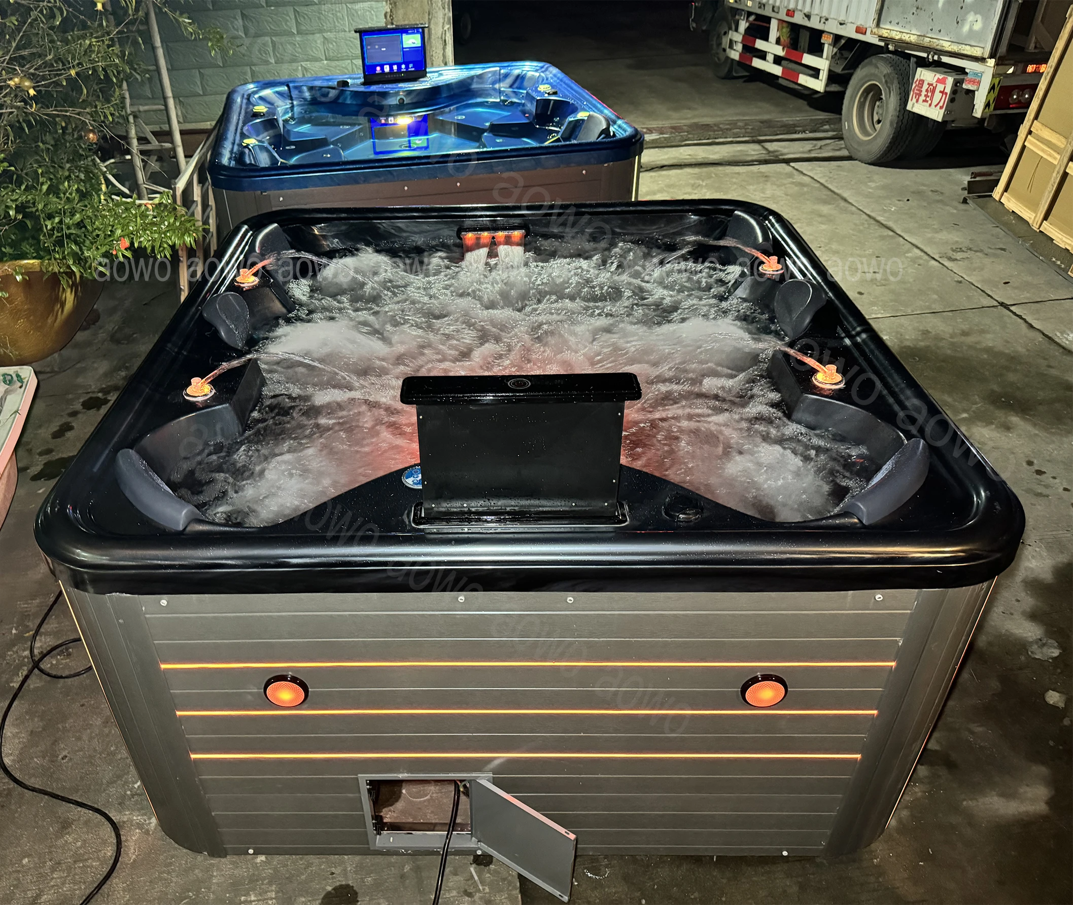 Yakuzzi Outdoor Spa whirlpool Banera Tub Container Pool Hottube Outdoor Stand Swimming Pool TV Balboa Screen 88 Jets