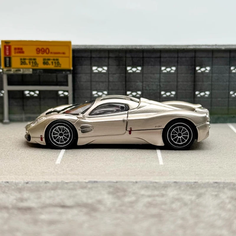 CM 1:64 Utopian Champagne Gold Back Cover Can Be Opened Alloy Car Model Static Collection Decorated Holiday Gifts Toys