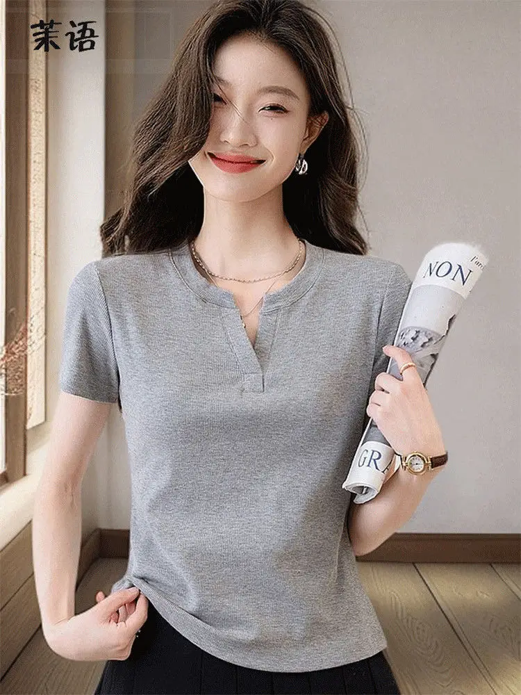 

Серая хлопковая футболка с короткими рукавами и v-образным вырезом, женская летняя новая корейская версия, однотонный темпераментный универсальный топ с плечами