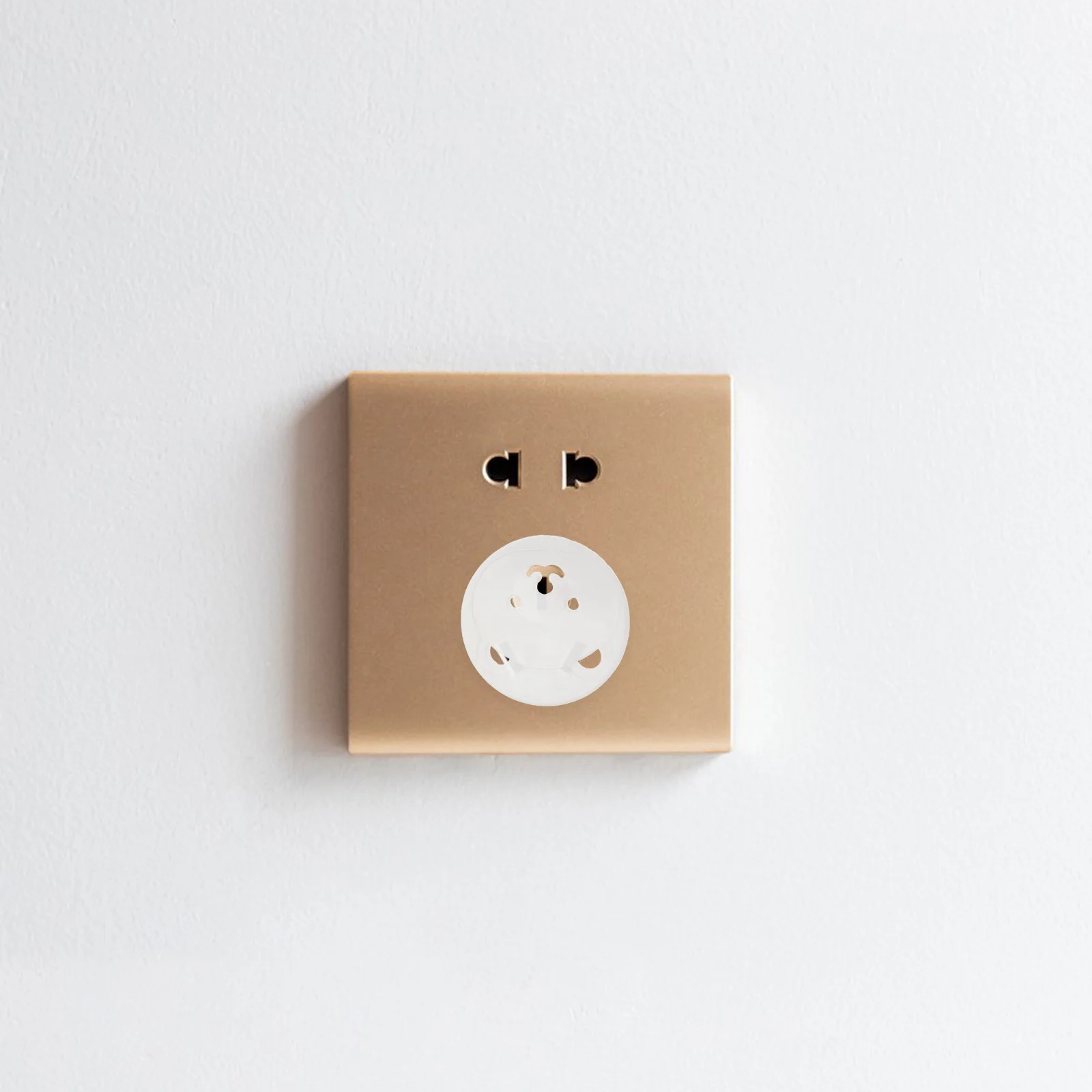 

30Pcs Outlet Plug Covers Cute Bear Shaped Thickened Round Head Design European Standard Compatibility Baby Proofing Essentials