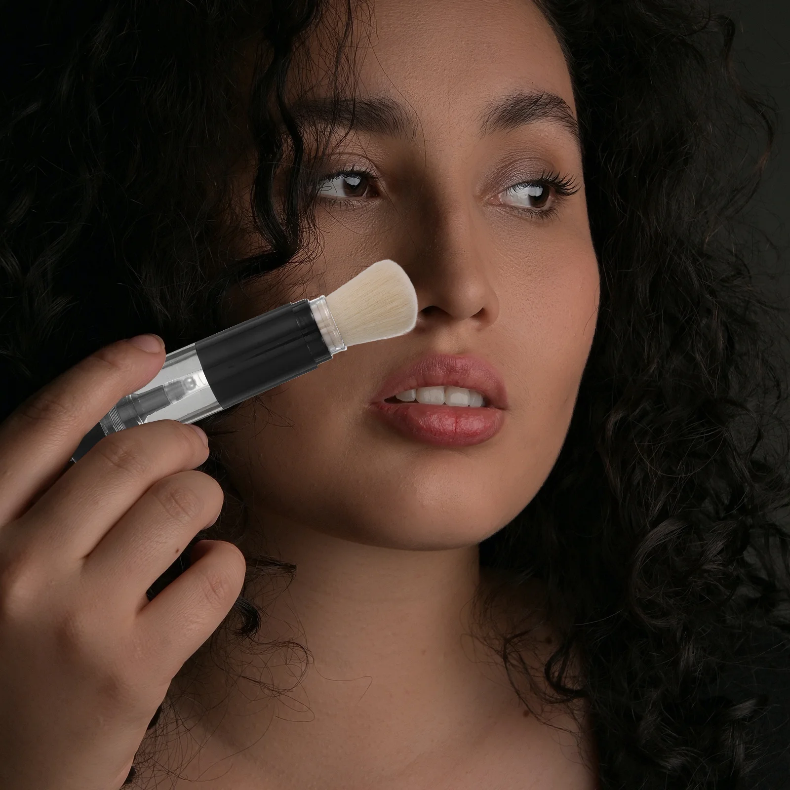 

2Pcs Refillable Makeup Powder Brush Pressed Portable for Loose Powder Blush Highlighter Women Travel Blush Brush