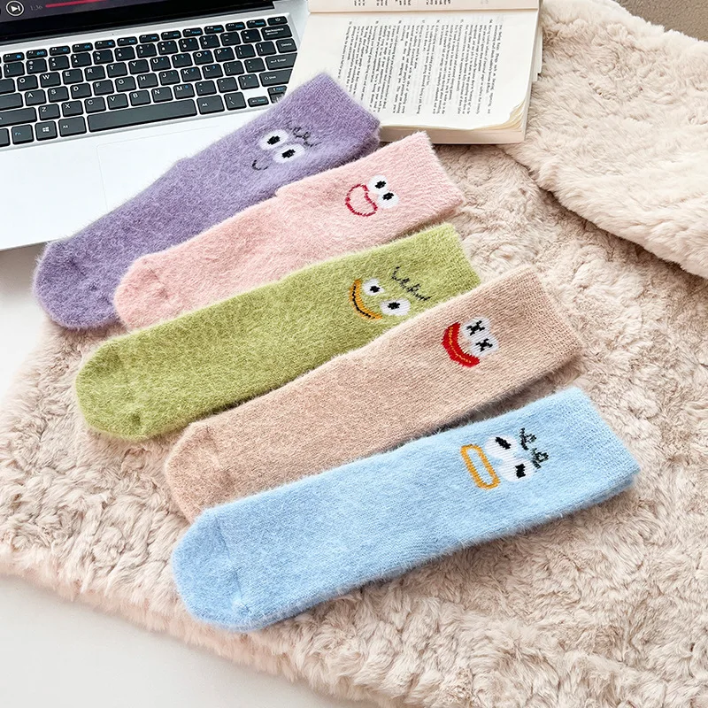 1/5 Women's Mid-Calf Socks Fall/Winter Thickened Wool Mink Fleece Cartoon Plush Bear Sleep Floor Socks Winter Warmth Socks - Image 2