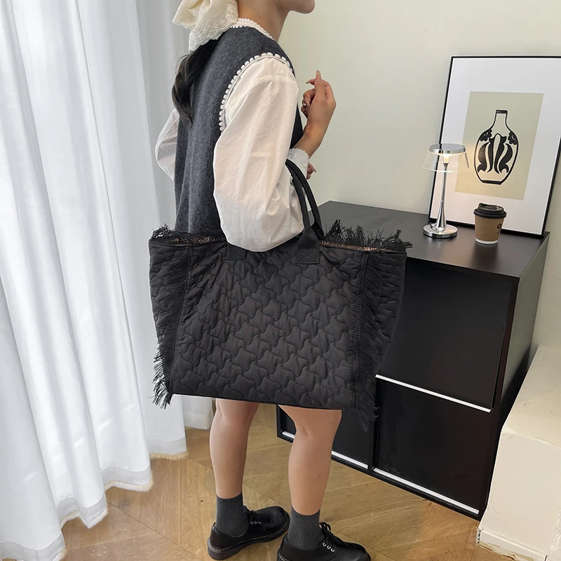 

2026Milk Cotton Solid Color Zipper Tassel Casual Tote High Quality Large Capacity Versatile Shoulder Bags Daily Leisure Handbags