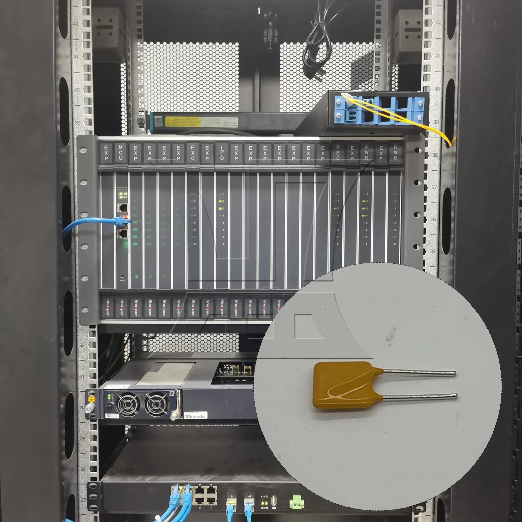 

CNBTR 100pcs RGEF500 16V 5A PolySwitch Resettable Fuse for Automotive Electronic Products