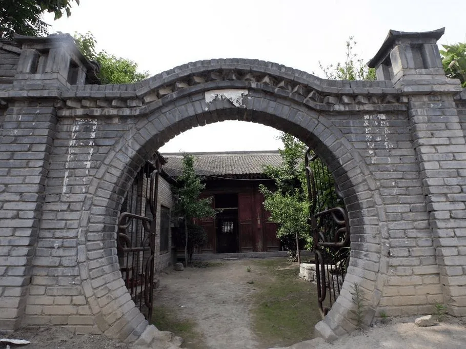 

Металлический передний/задний противоударный бампер для радиоуправляемых краулеров 1:10 TRXS TRX-4 Axial SCX10 SCX10-II 90046 90047