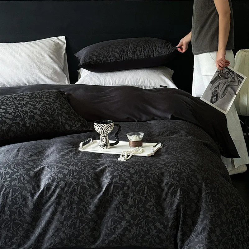 

Customizable 100 Tencel Cotton Satin Small Jacquard Four-piece Skin-friendly Premium Bedding Kit