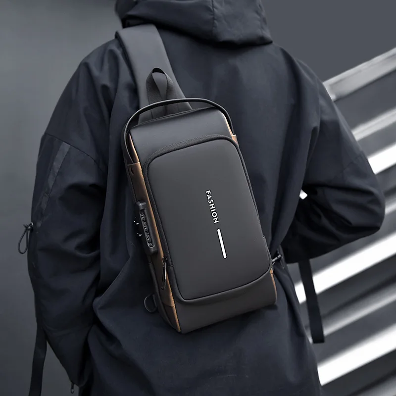 Tas Berkendara Sepeda Motor untuk Pria Tas Dada Tahan Air Olahraga Luar Ruangan Tas Pinggang Selempang Kapasitas Besar Laptop dengan Port Pengisi Daya