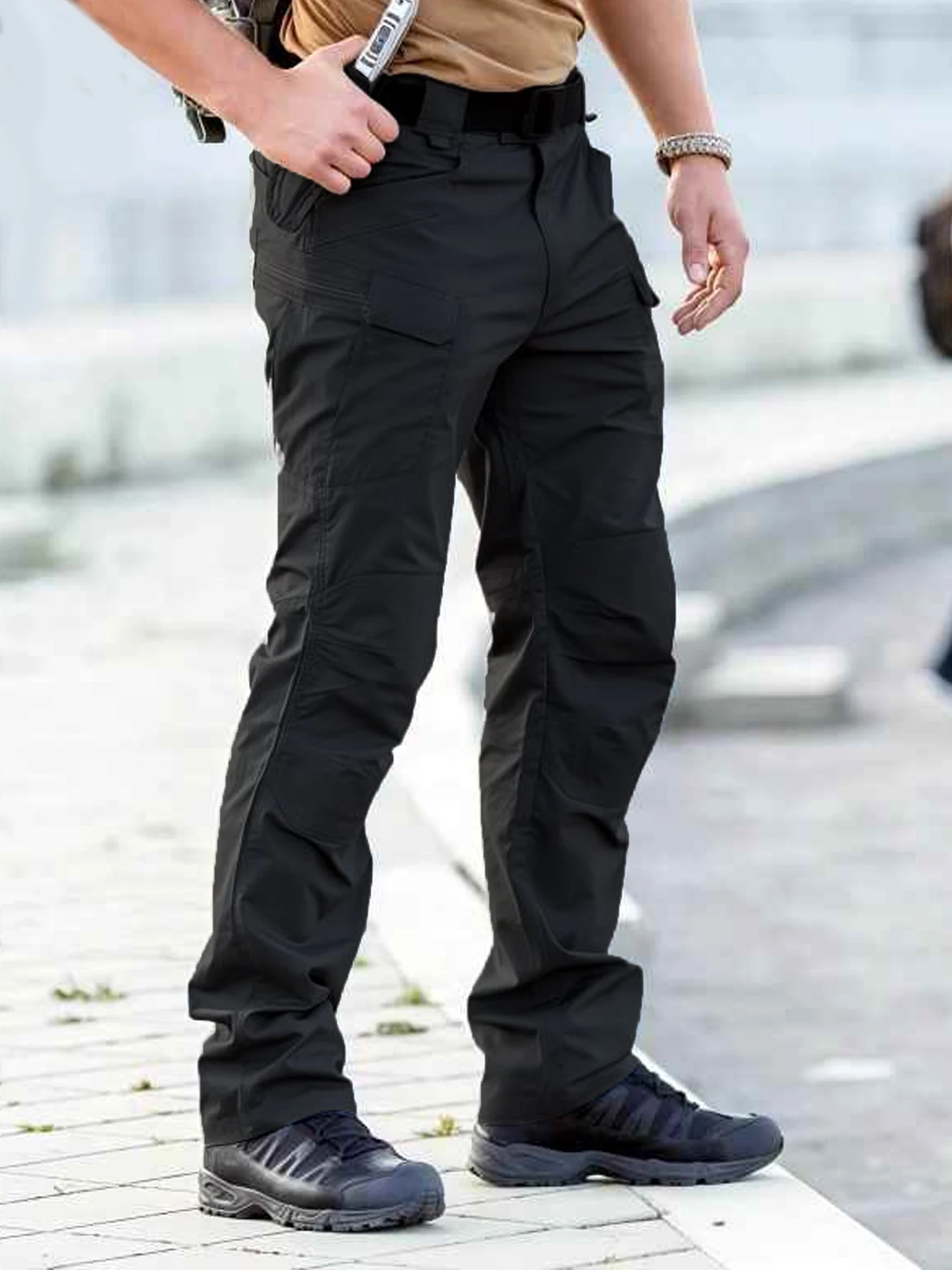 

Повседневные длинные брюки для мужчин, новый летний сезон 2025, тонкие спортивные спортивные штаны, подходящие для работы на открытом воздухе, свободные и универсальные.