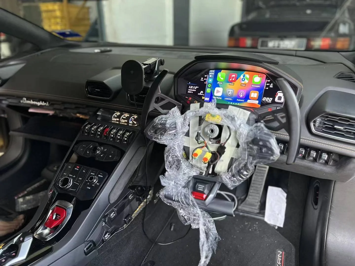 Car Wireless Apple Carplay / Android Auto Interface Integration Installed for Lamborghini Huracan LP610 Monitor In Instrument 4G