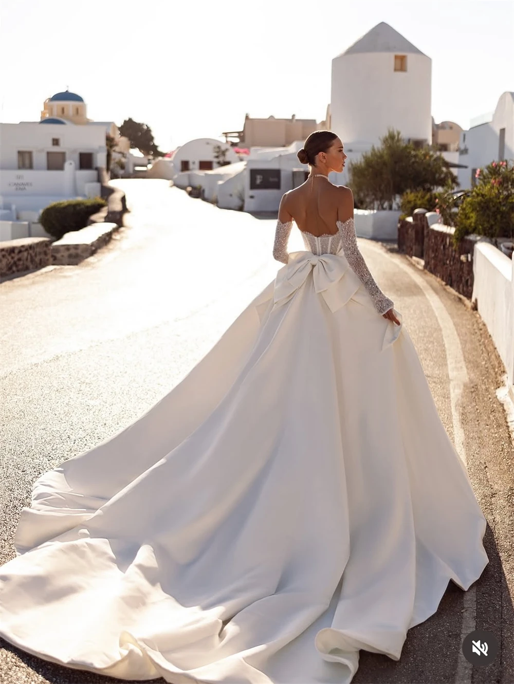 

Customized Elegant White Satin Wedding Dress Formal Sweetheart Long Sleeves Bridal Gowns Sexy A-Line Chapel Train Robe de mariée