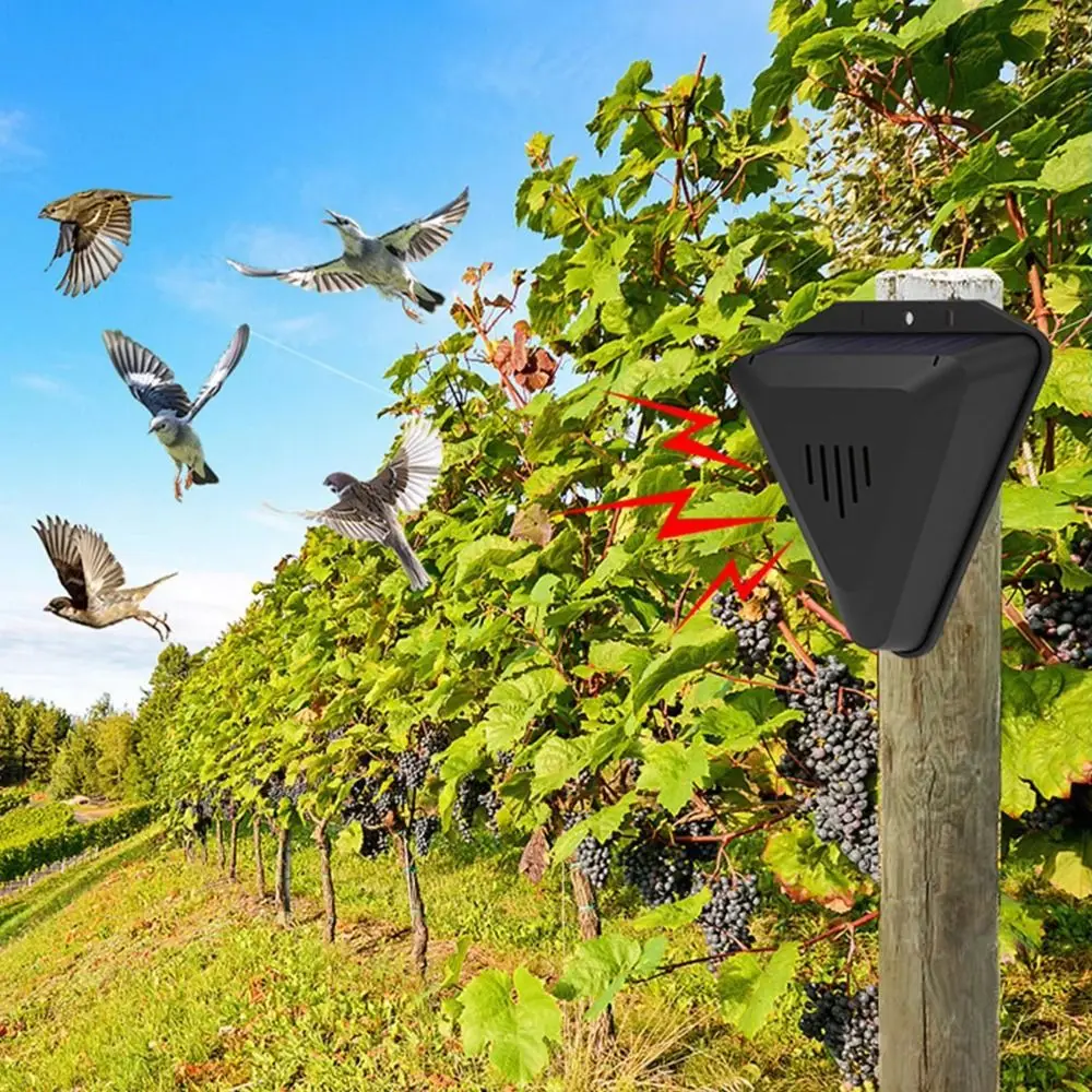 Solar Powered Solar Animal Repellents 13 Sound Modes Sound Playback Animal Repeller Waterproof Design Hang Installation