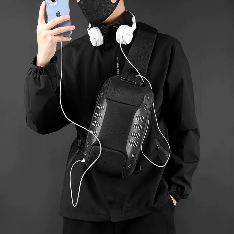 Bolsa de peito, mochila de ciclismo masculina, mochila pequena de negócios à prova d'água e antirroubo, bolsa crossbody camuflada multifuncional