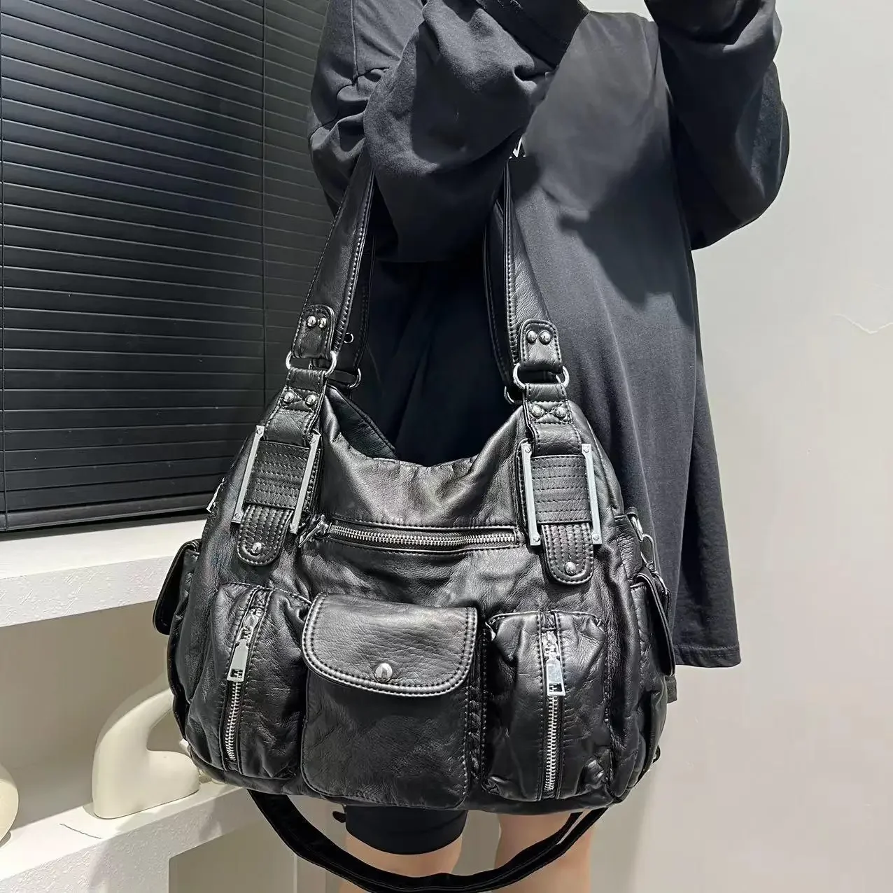 Bolso de motocicleta Y2K a la moda para mujer, bolso de hombro tipo bandolera desgastado lavado con múltiples bolsillos