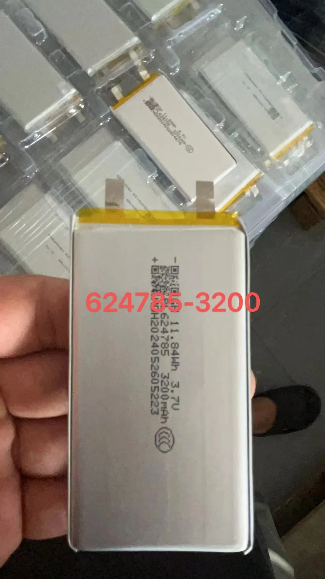 3.8V rechargeable battery 624785 polymer lithium battery 3200MAH LED lighting power bank locator fully charged