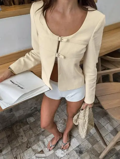 2025 Autumn and Winter Women's Apricot Colored Small Suit with Delicate, Fashionable and Casual Temperament