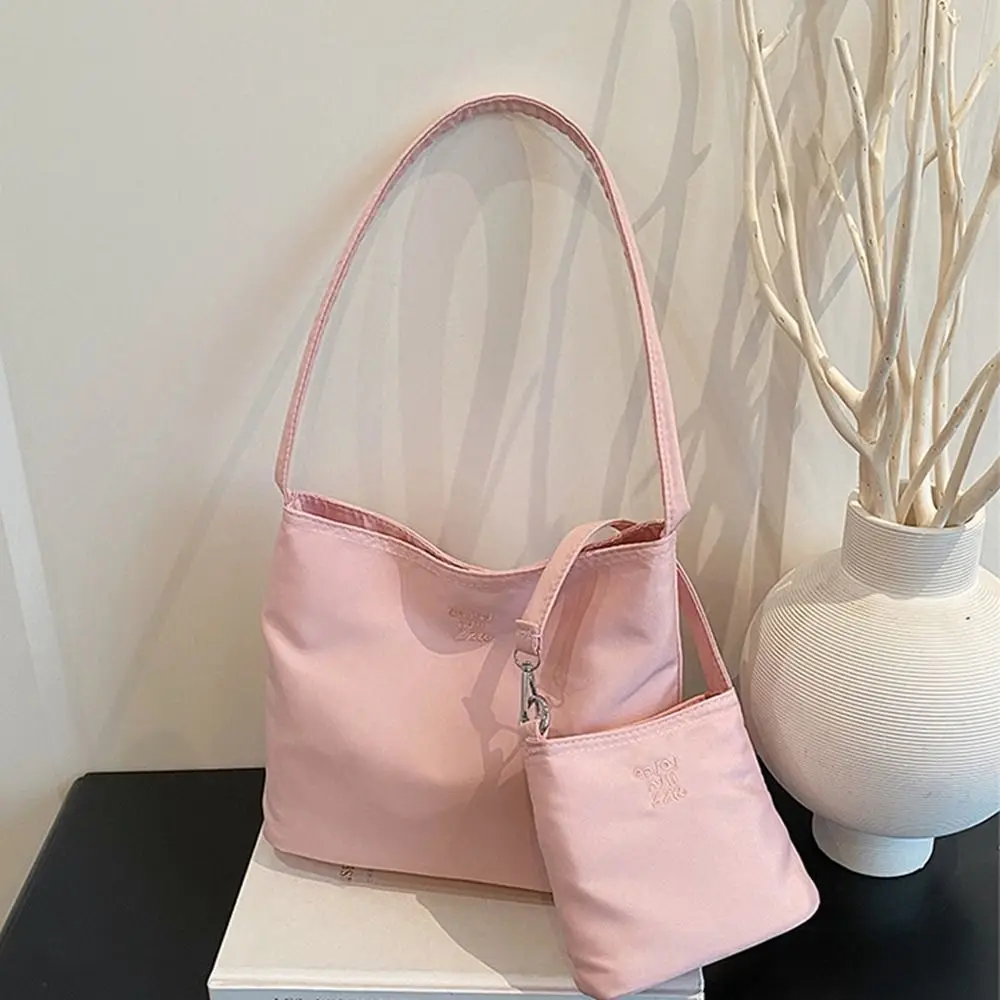 Koreaanse stijl nylon draagtas handtas grote capaciteit borduurwerk brief onderarmtas all-match pure kleur stoffen schoudertas dames