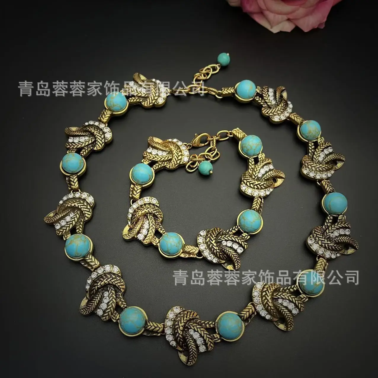 

Средневековое новое бирюзовое ретро-высококачественное ожерелье, легкие роскошные темпераментные ювелирные изделия в придворном стиле