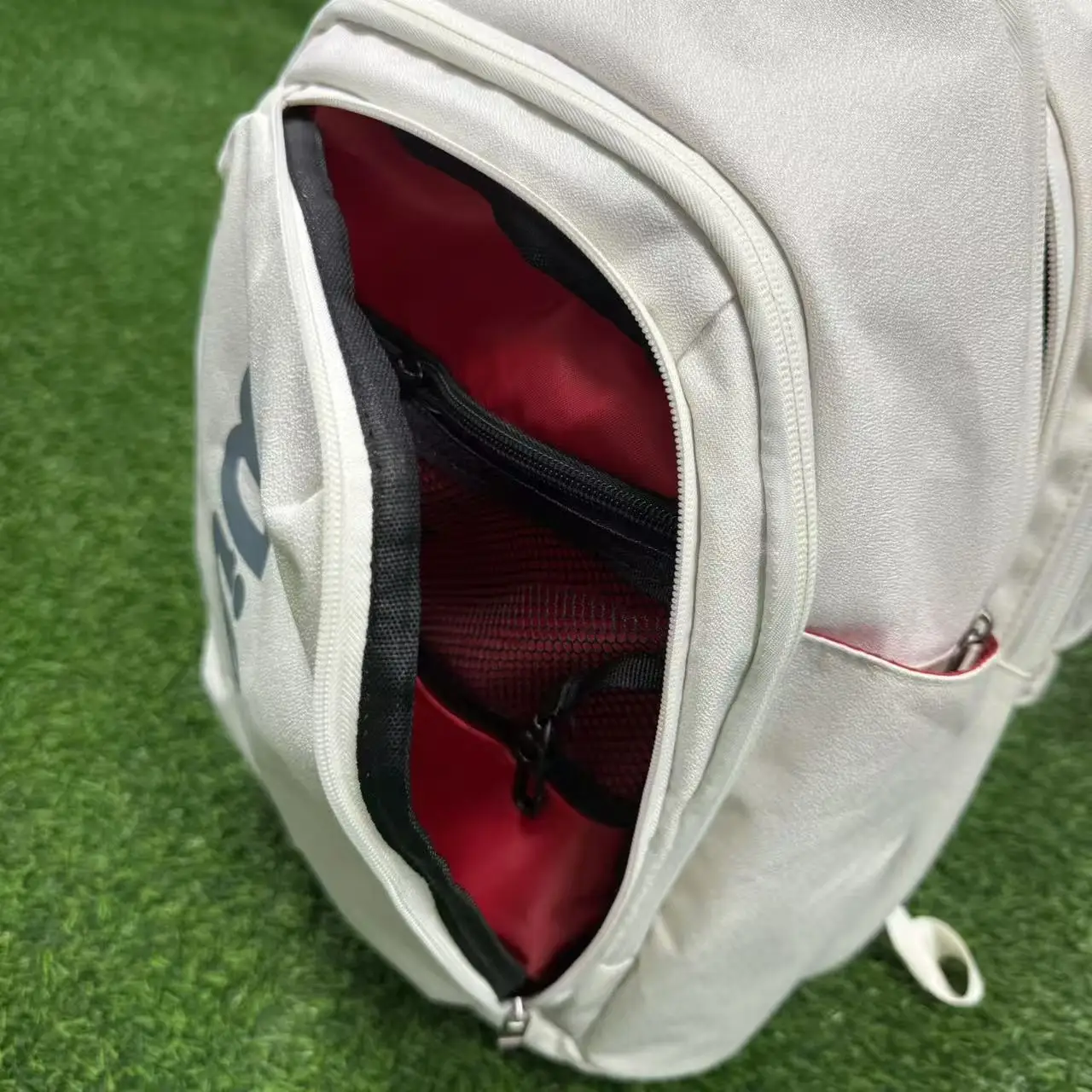 حقيبة التنس من سلسلة Wilson TOUR Leisure للرجال والنساء ذات سعة كبيرة ومتعددة الوظائف وحقيبة رياضية احترافية