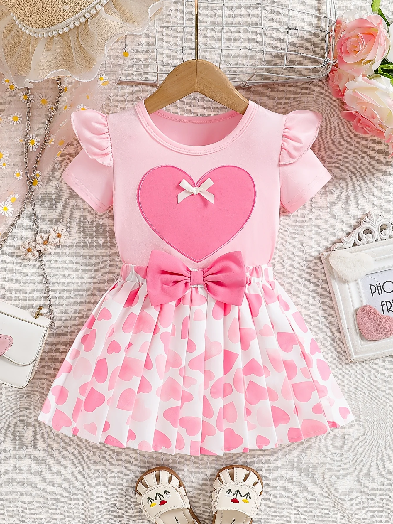 

Розовое платье в форме сердца для маленьких девочек: рукава с рюшами, большой бант — подарок на день Святого Валентина/день рождения, милое и удобное для маленьких милых одежды