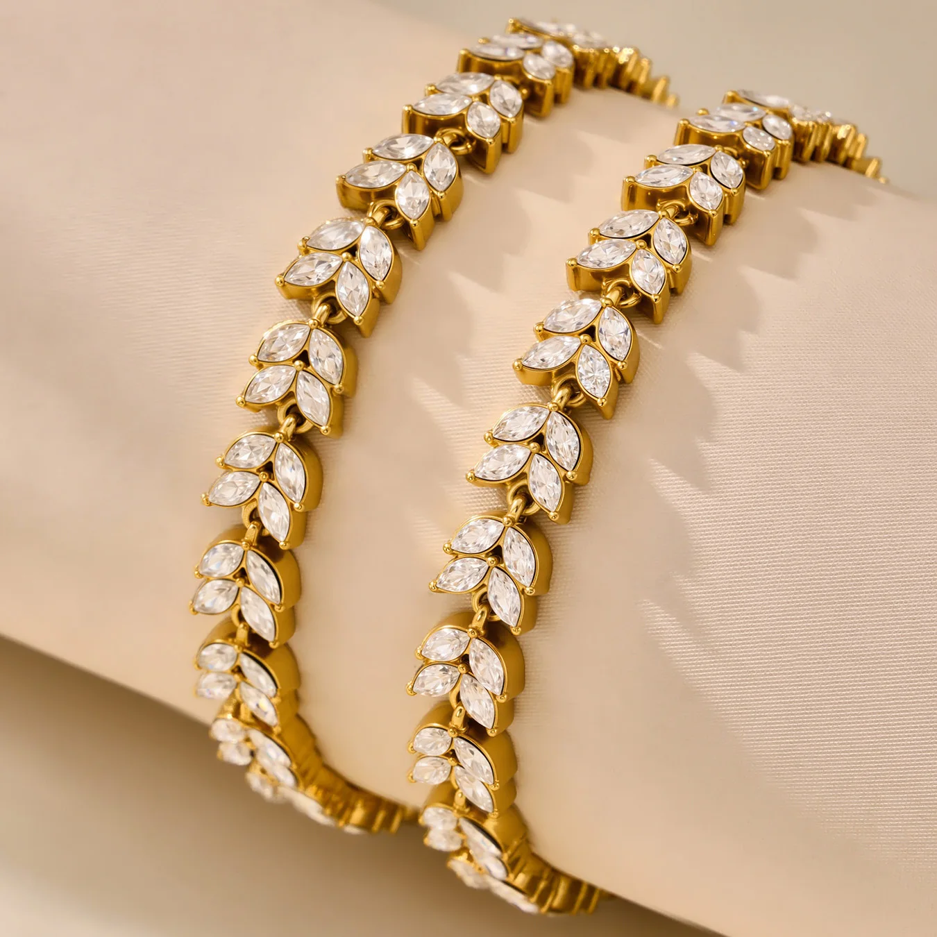 Nivora Excellent Goemetric Full Zircon Stainless Steel Bracelets For Women Wedding Engagement Charm Bracelets Jewelry Gifts