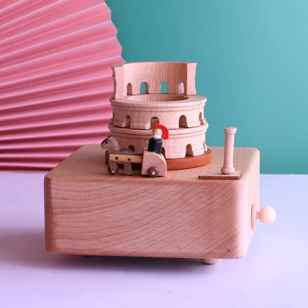 Colosseum wooden music box European travel commemorative handmade 18-tone dynamic car wind-up music box holiday birthday gift