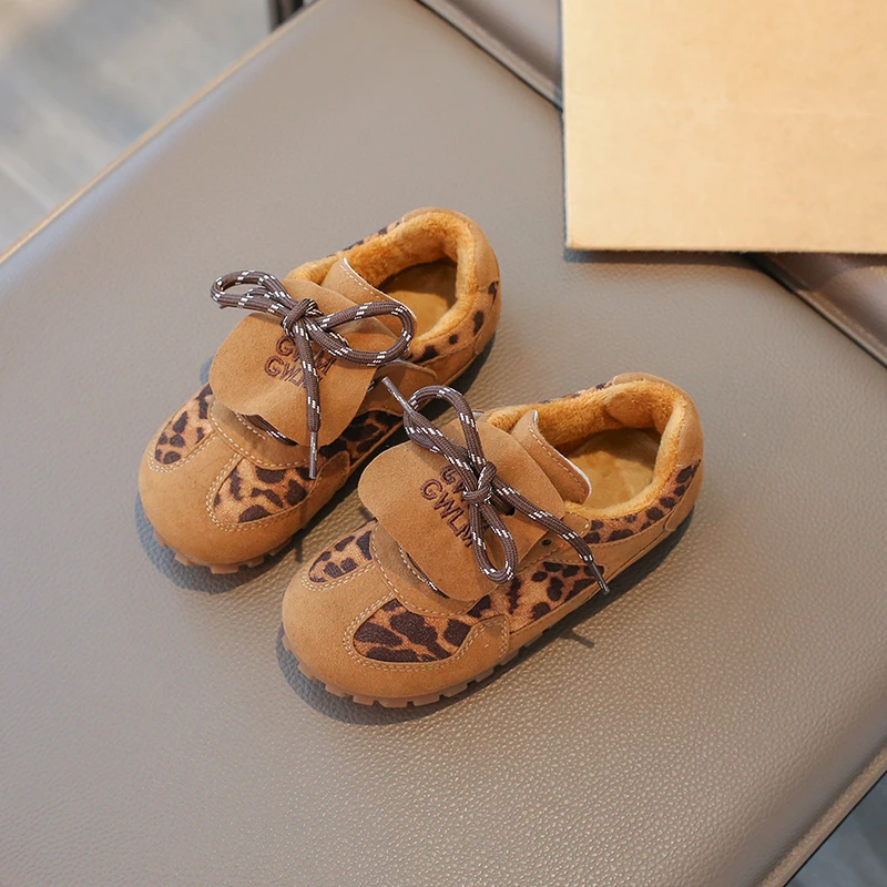 

Зима 2025 года, новые удобные и модные кроссовки с леопардовым узором для мальчиков и девочек, противоскользящие, износостойкие кроссовки с мягкой подошвой