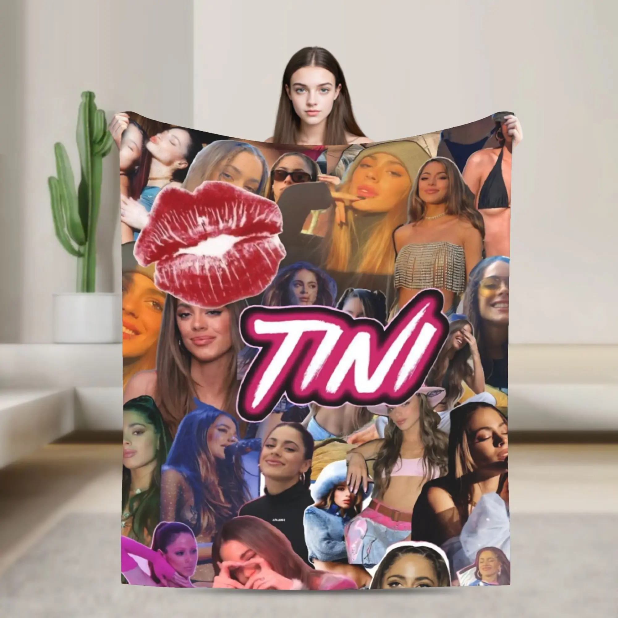 

Novelty Design Tini Futttura Tour Blanket Ultra-Soft Fleece Relax Throw Blanket Machine Washable