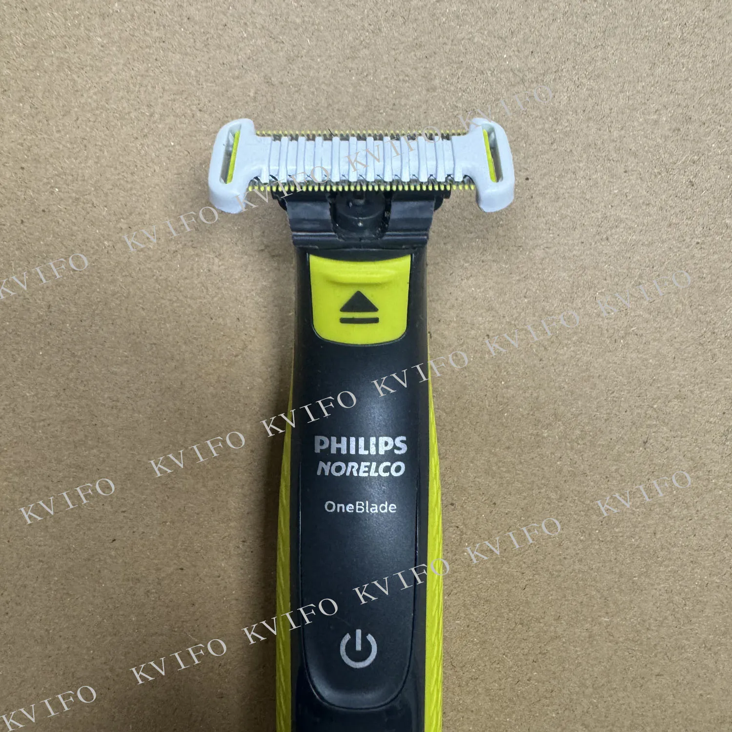 8 قطع مشط توجيه متوافق مع OneBlade QP2724/2824/2520/2630/6551، طقم حماية مع واقي جلدي 0.01 مم، 4 مشط ثنائي الاتجاه