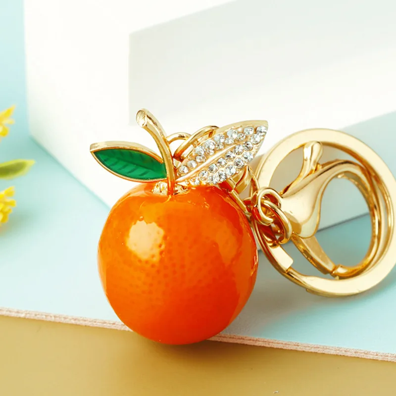 Llaveros creativos de la serie de frutas, llaveros naranjas de imitación, llave de coche para hombre, colgante de diamantes de imitación, pequeño regalo para mujer, bonito bolso, joyería colgante