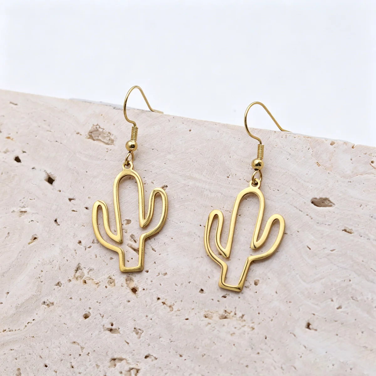 QIAMNI Desert Cactus Pendent Dangle Earrings Stainless Steel Tropical Plants Drop Earring Jewelry Birthday Gifts for Women Men