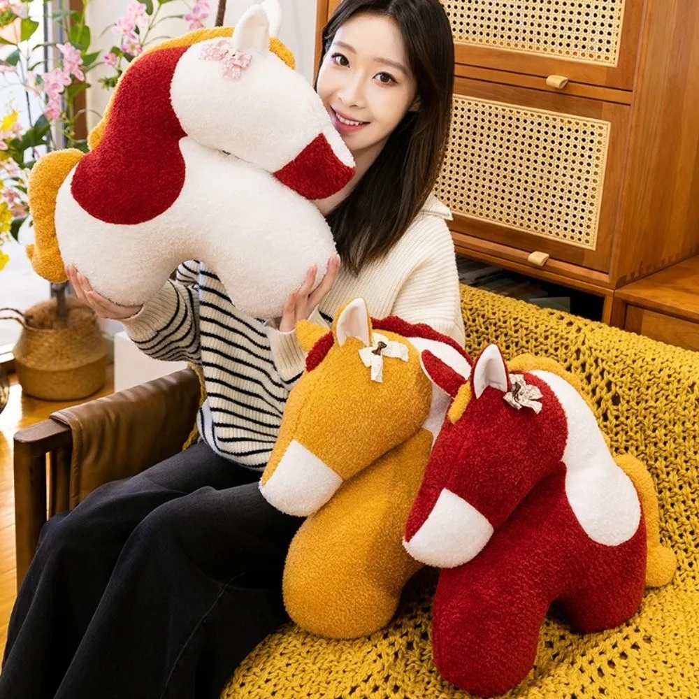 

Новая мягкая лошадь, новогодний талисман, праздничная лошадь, плюшевые игрушки, креативная подушка 2026, украшения для комнаты