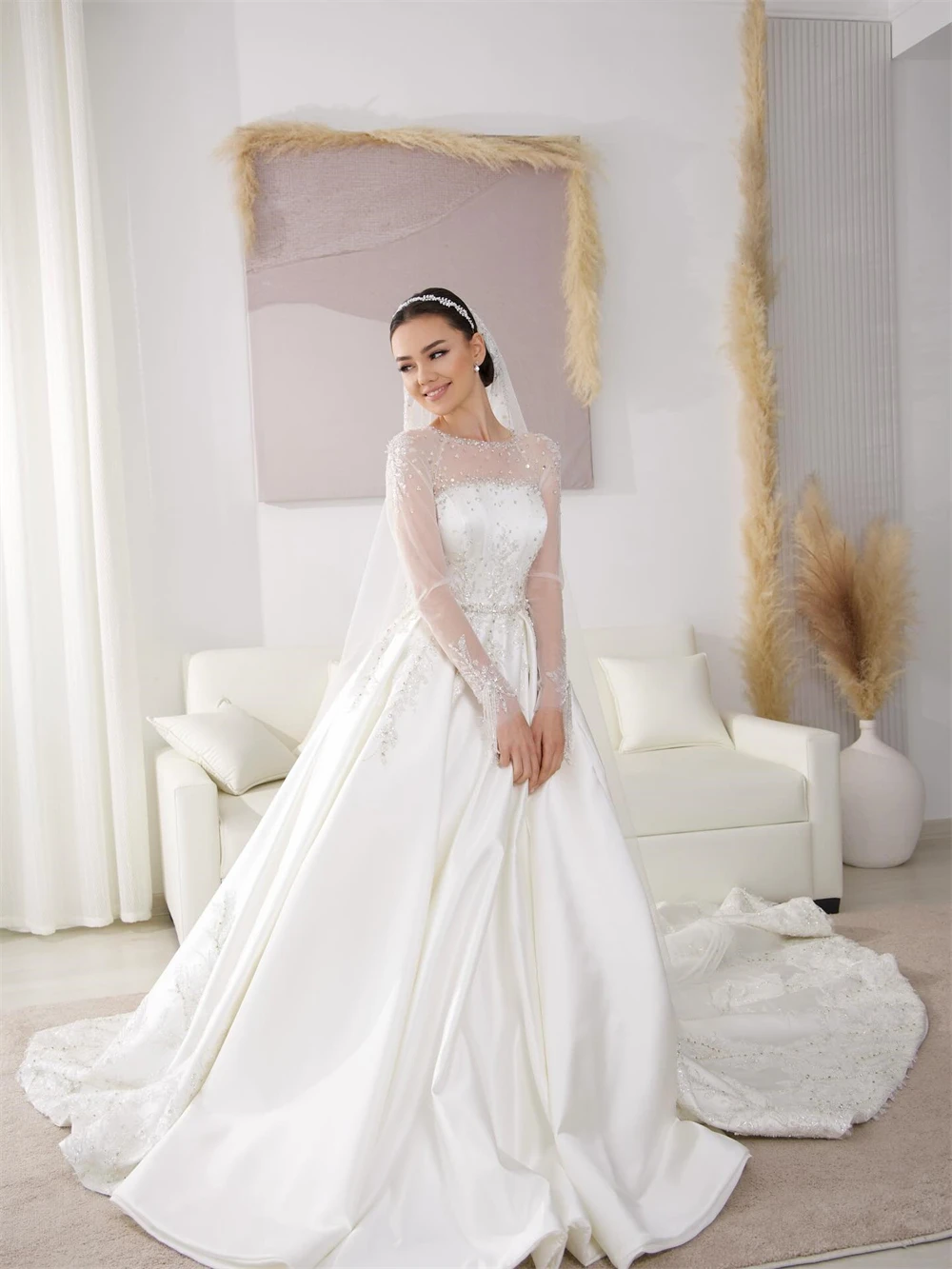 Aangepaste elegante witte satijnen trouwjurk formele o-hals lange mouwen bruidsjurken zachte a-lijn kapel trein vestido de novia