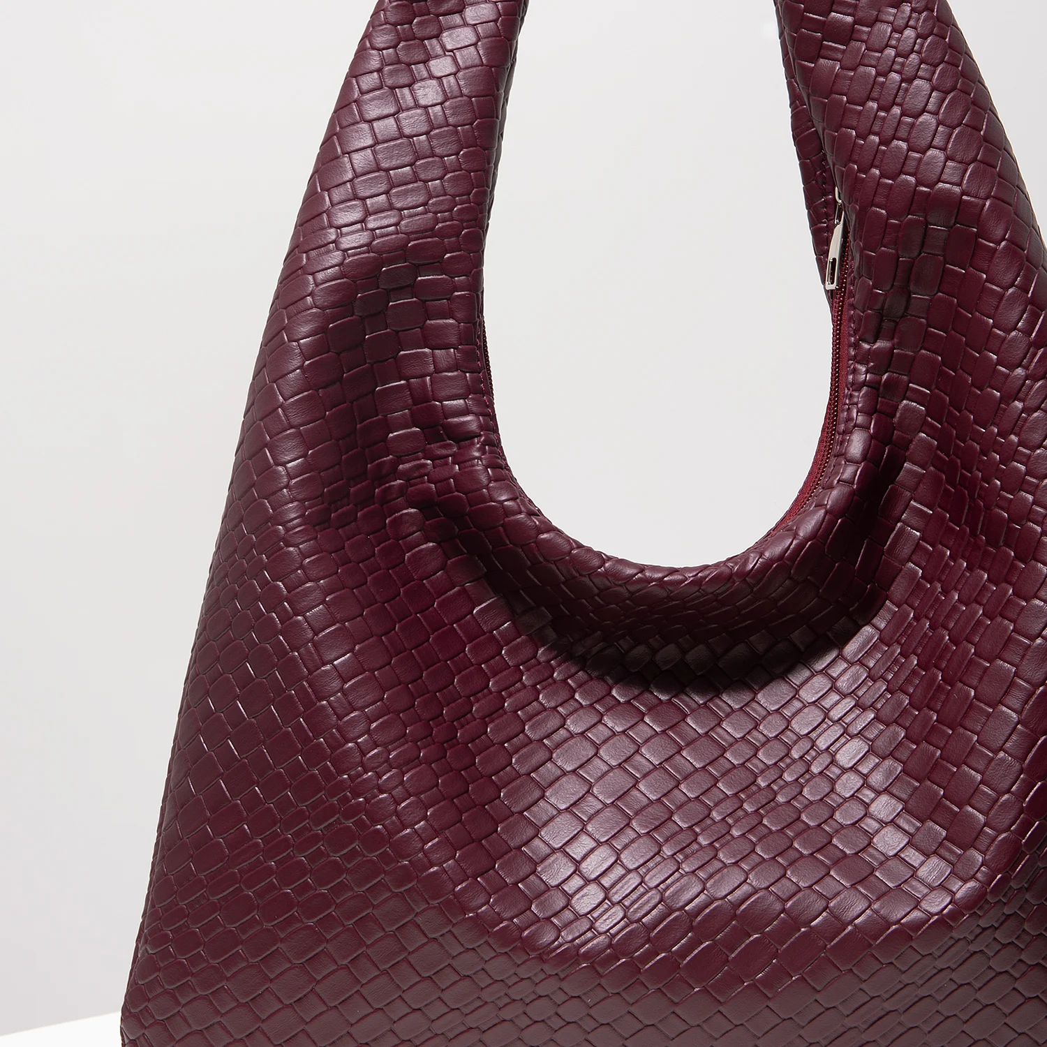 Vintage-Umhängetasche aus Kunstleder, Damenhandtasche, geräumige Tragetasche, Halbmond-Tasche, Tasche mit Reißverschluss, Alltagstasche für den Arbeitsweg (Muster zufällig). – Detail 8