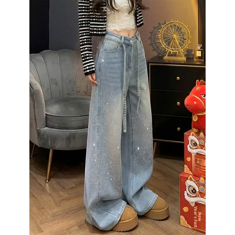 

Светло-голубые джинсы с высокой талией и широкими штанинами, женские, весна 2026, новая дизайнерская модель, украшенные стразами в виде звезд, прямые, удлиненные.