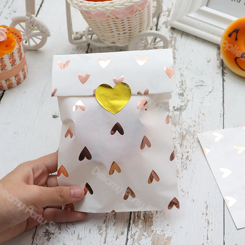 12pcs Thicken Gift Paper Bag Dot Stickers Toffee Sweets Cookies Heart Kraft Paper Bag Christmas Party Craft Bags Pouch Birthday