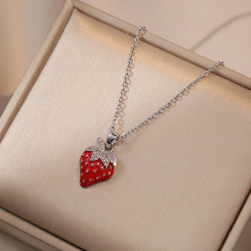 Stainless Steel Shiny Zircon Red Strawberry Necklace for Women Cute Romantic Love Heart Necklace Luxury Friendship Jewelry Gift